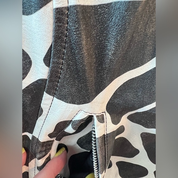 L’AGENCE BIKER MOTO JACKET 100% LEATHER IVORY / BLACK ANTIBES NWT - Picture 4 of 16